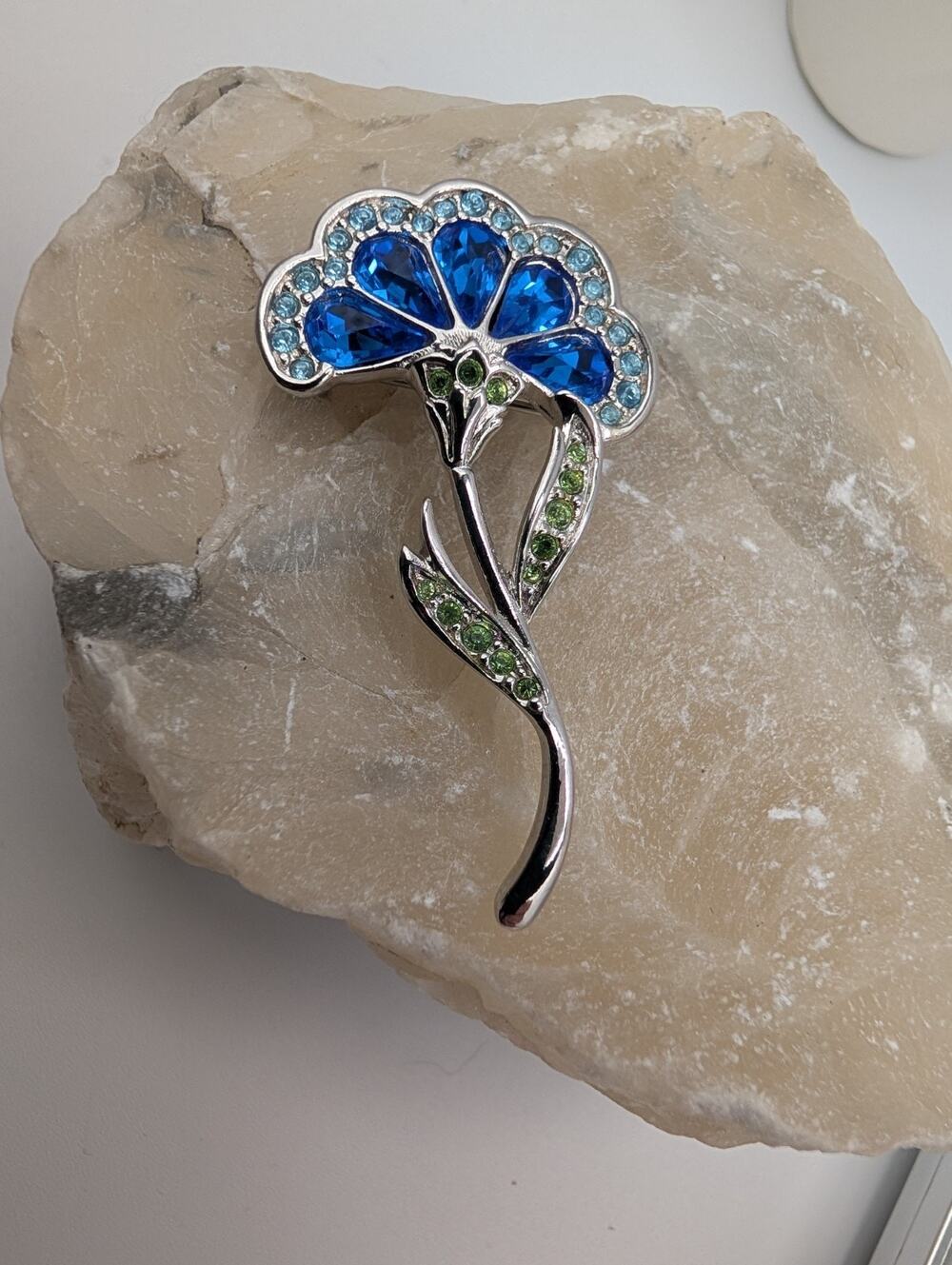 Swarovski Signed Rhodium Blue Green Floral Crystal Brooch Pin Vintage 2”